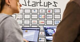 Wie blickt die deutsche Gründerszene auf Deutschland und wie ist die allgemeine Stimmung? Das untersucht eine Erhebung des deutschen Start-up-Verbands.