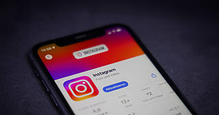 Die App Instagram ist zentral in der Social-Media-Welt &ndash; doch manchmal kommt es auf der Plattform zum Streit.