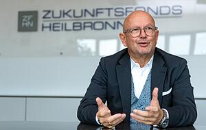 Thomas Villinger, Gesch&auml;ftsf&uuml;hrer des Zukunftsfonds Heilbronn, beriet mehrere Start-ups in Deutschland, bevor er 1999 in Heilbronn mit dem Aufbau der Innovationsfabrik begann. 2005 wechselte er zum Zukunftsfonds Heilbronn.