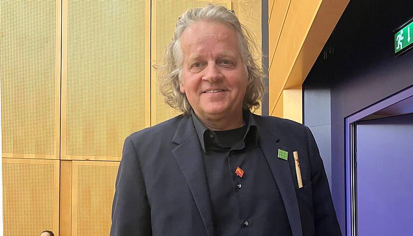 Peter Lohnert will für die Öhringer OB-Wahl kandidieren. Das kündigt er noch vor Beginn der offiziellen Bewerbungsfrist am Dienstagabend im GEmeinderat an. Peter Lohnert will für die Öhringer OB-Wahl kandidieren. Das kündigt er noch vor Beginn der offiziellen Bewerbungsfrist am Dienstagabend im GEmeinderat an.