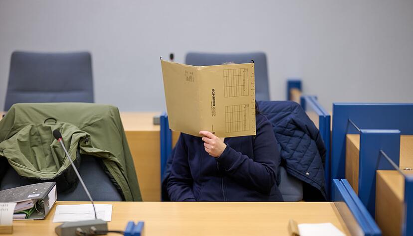 Der Prozess begann ohne den angeklagten Großvater Der Prozess begann ohne den angeklagten Großvater