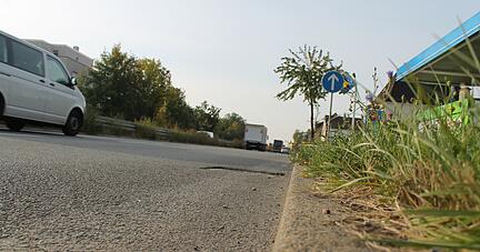 Ausbau geplant: Die B27 soll aus Sicht des Bunds zwischen der Autobahn und der Neckarsulmer Abzweigung von und nach Neuenstadt vier Spuren erhalten.
Foto: Simon Gajer