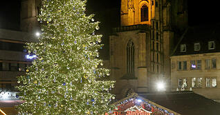 Lichter und Deko sorgen auf dem Heilbronner Weihnachtsmarkt f&uuml;r Stimmung.
