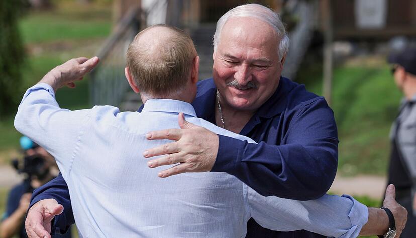 Putin und Lukaschenko treffen sich zum zweiten Mal im Kloster Walaam auf einer Insel im Ladogasee.