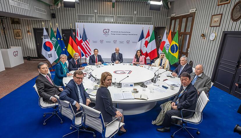 Neben den Kriegen im Iran und der Ukraine sprachen die Minister auch über Drogenkriminalität und Wiederaufbau. Neben den Kriegen im Iran und der Ukraine sprachen die Minister auch über Drogenkriminalität und Wiederaufbau.