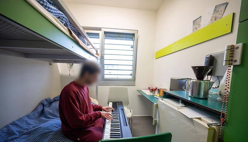 Er ist erst seit wenigen Wochen beim Klavierunterricht dabei. (Archivbild) Er ist erst seit wenigen Wochen beim Klavierunterricht dabei. (Archivbild)