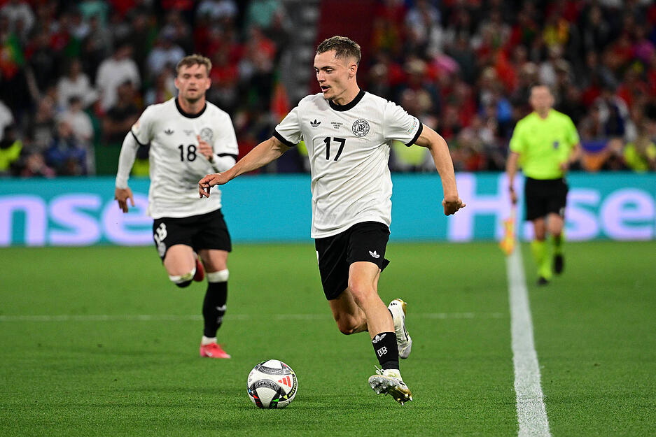 Florian Wirtz: Immer anspielbar, auffällig in der Offensive. Vor dem 1:0 den Ball erobert und dann selbst vollendet per Kopf. Note: 3