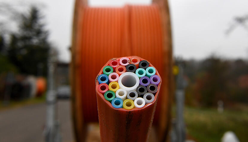 Verschwommene Zukunft: Wie es in Kupferzell beim Giganetz-Glasfaser-Ausbau weitergeht, ist unklarer denn je. Die Verwaltung will den Ausstieg prüfen.