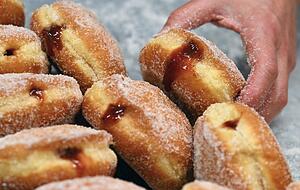 Klassisch sind Krapfen mit Marmelade gef&uuml;llt.