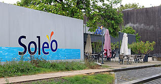 Das Freizeitbad Soleo in Heilbronn stammt von 1971. Ein Neubau wäre auch ohne Campus-Erweiterung nötig, so SWHN-Geschäftsführer Erik Mai.