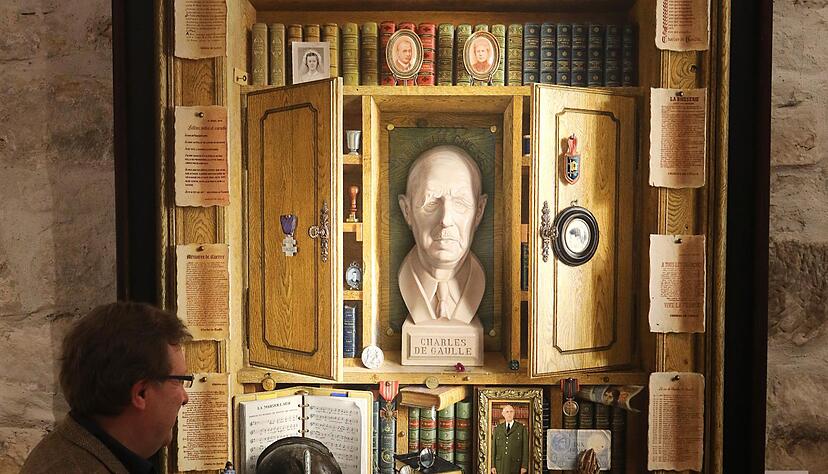 Charles de Gaulle verleitete drei Damen gar zum Singen der "Marseillaise".