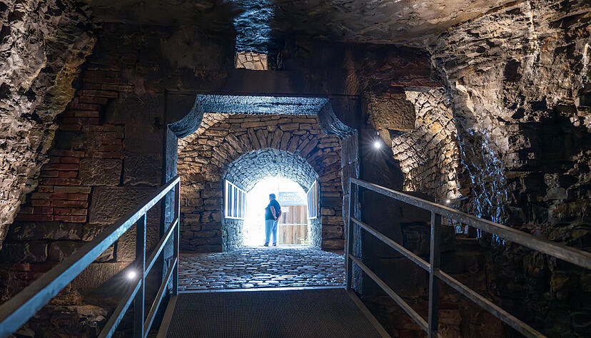 Cooler Stimme-Lesersommer: Den über 300 Jahre alten Eiskeller einer ehemaligen Lauffener Hausbrauerei haben die Seybolds gereinigt, gerichtet und zugänglich gemacht, ebenso einen Verteidigungsbunker aus dem Zweiten Weltkrieg. Cooler Stimme-Lesersommer: Den über 300 Jahre alten Eiskeller einer ehemaligen Lauffener Hausbrauerei haben die Seybolds gereinigt, gerichtet und zugänglich gemacht, ebenso einen Verteidigungsbunker aus dem Zweiten Weltkrieg.