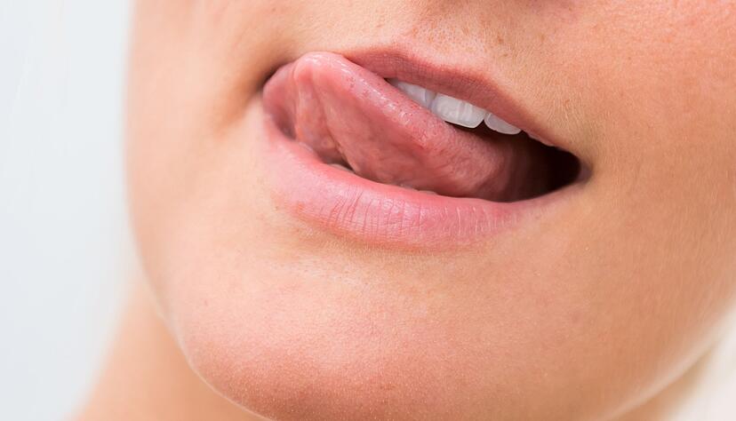 Unangenehm: Bei einer Glossodynie sind meist die vorderen zwei Drittel der Zunge betroffen, die Ränder und die Zungenspitze. Unangenehm: Bei einer Glossodynie sind meist die vorderen zwei Drittel der Zunge betroffen, die Ränder und die Zungenspitze.