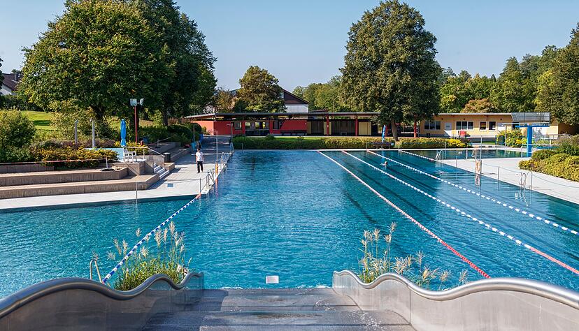 Der Obersulmer Gemeinderat stimmt dem Wunsch der Feuerwehr auf kostenlosen Besuch des Mineralfreibads zu.