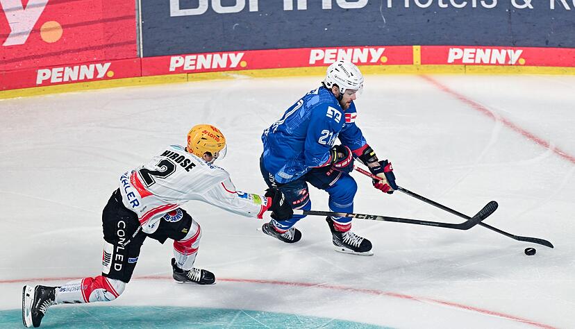 Die Adler Mannheim und die Fischtown Pinguins aus Bremerhaven lieferten sich einen harten Fight.