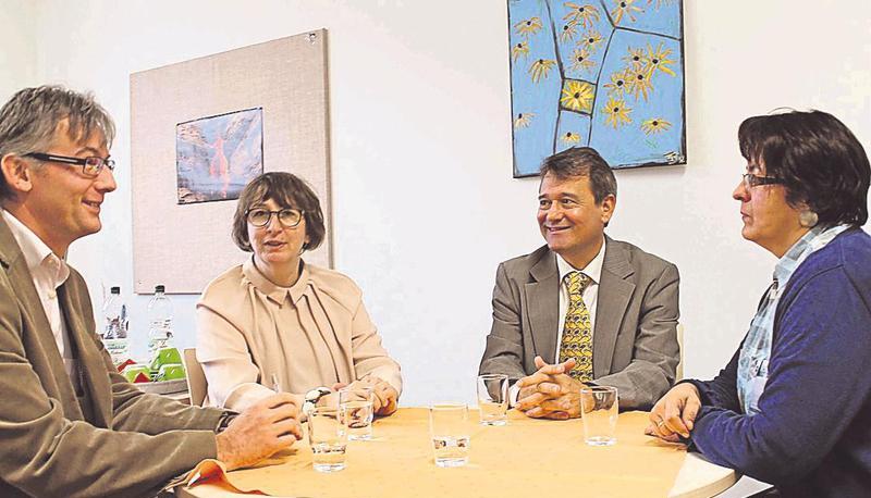Leitungsteam der Psychiatrischen Tagesklinik Künzelsau (v.l.) Rüdiger Knorr, Dr. Jutta Kammerer, Dr. Ingo Hess und Renate Mugler-Hess.
Foto: Griesinger