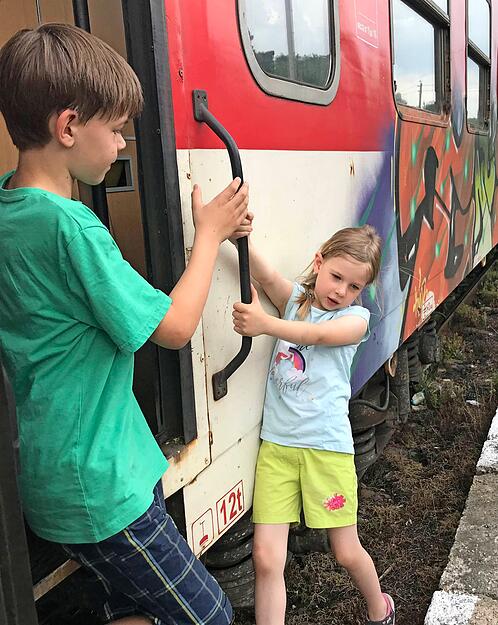 Kurze Pause vor der Grenzkontrolle im rumänischen Giurgiu. Kurze Pause vor der Grenzkontrolle im rumänischen Giurgiu.