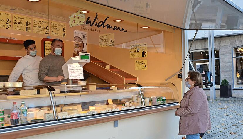 In Neckarsulm gilt die Maskenpflicht in der gesamten Innenstadt und damit auch auf dem Markt.
Fotos: Stefanie Pfäffle