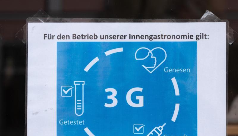 Während NRW weiterhin auf die 3G-Regel setzt, wollen andere Bundesländer für öffentliche Innenräume nun 2G einführen. Während NRW weiterhin auf die 3G-Regel setzt, wollen andere Bundesländer für öffentliche Innenräume nun 2G einführen.