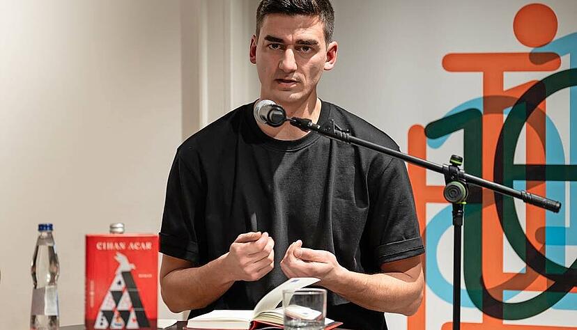 „Ein Familienmitglied kann man nie so richtig als Bösewicht sehen“: Cihan Acar beim Heimspiel am Dienstagabend im Trappenseeschlösschen. „Ein Familienmitglied kann man nie so richtig als Bösewicht sehen“: Cihan Acar beim Heimspiel am Dienstagabend im Trappenseeschlösschen.