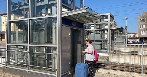 Die drei Aufz&uuml;ge am Bahnhof sind in die Jahre gekommen. F&uuml;r zwei von ihnen ist die Stadt zust&auml;ndig.
Foto: Adrian Hoffmann
