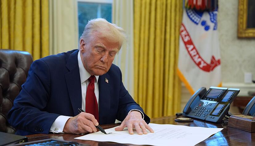 US-Pr&auml;sident Donald Trump weicht auffallend aus auf Nachfragen dazu, ob er bereits mit Kremlchef Wladimir Putin telefoniert hat.