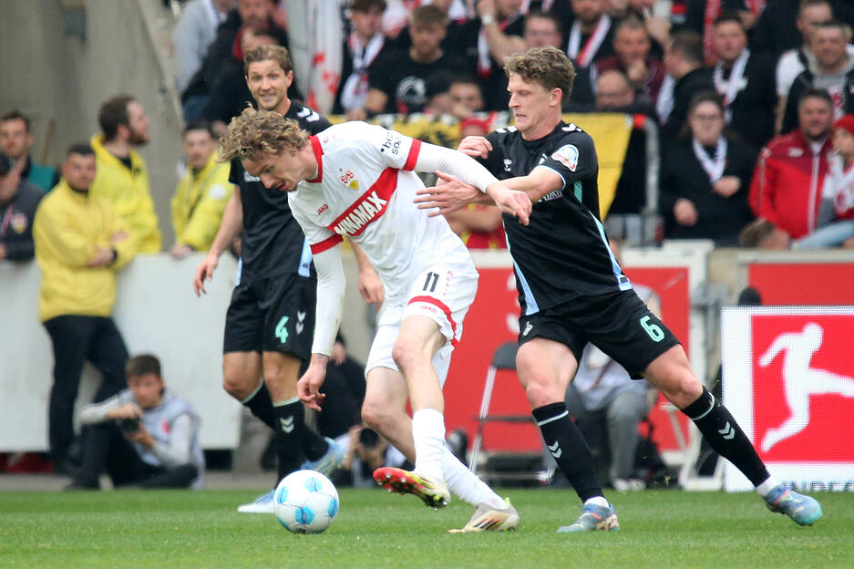 Nick Woltemade: Unauffällig in der ersten Halbzeit, riesige Kopfballchance in der zweiten Hälfte. War immer als Anspielstation da bis zum Platzverweis, der viel zu hart war. Note: 4