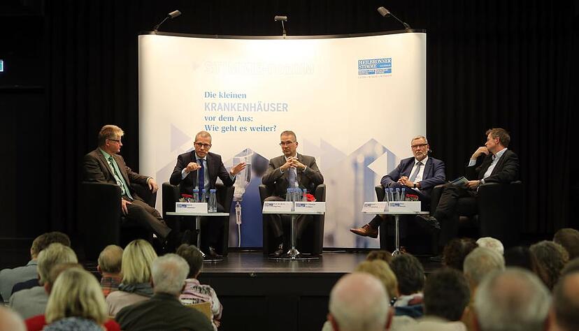 Die Diskussionsteilnehmer beim Forum mit Stimme-Redakteur Reto Bosch (rechts). Fotos: Die Diskussionsteilnehmer beim Forum mit Stimme-Redakteur Reto Bosch (rechts). Fotos: