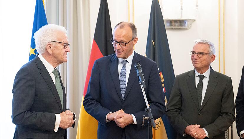 Merz lernte die Mitglieder der Landesregierung kennen.