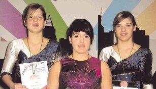 Bei der DM Medaillen geholt (von links): Isabel Stephan, Sarah Szpak und Yvonne Stephan von der Turnschule Heilbronn TG Böckingen. Foto: privat Bei der DM Medaillen geholt (von links): Isabel Stephan, Sarah Szpak und Yvonne Stephan von der Turnschule Heilbronn TG Böckingen. Foto: privat