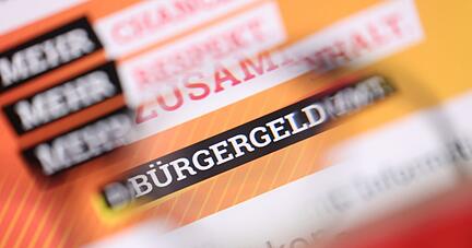 Der Bundesrat stimmt heute über die Einführung des geplanten Bürgergelds ab. Der Bundesrat stimmt heute über die Einführung des geplanten Bürgergelds ab.