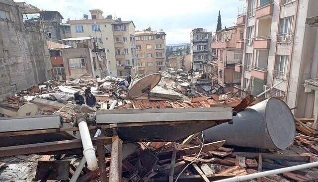 Gezeichnet von Verwüstung: Die Fotos, welche Menderes Selcuk aus der Stadt Antakya in der Provinz Hatay erreicht haben, verdeutlichen die Dimension.
Foto: privat Gezeichnet von Verwüstung: Die Fotos, welche Menderes Selcuk aus der Stadt Antakya in der Provinz Hatay erreicht haben, verdeutlichen die Dimension.
Foto: privat
