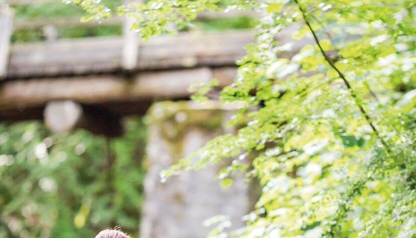 Gemeinsam unterwegs: Wanderungen am Wasser bringen Abwechslung in den Alltag.