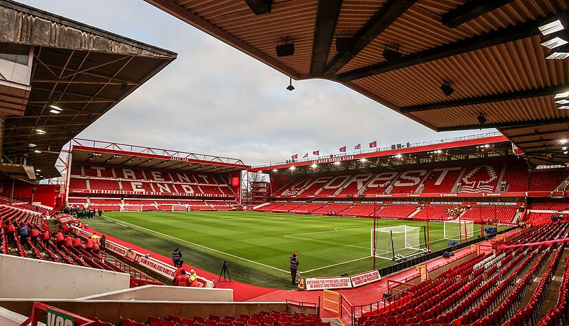 Zu Ehren John Robertsons m&ouml;chte Nottingham Forest eine Trib&uuml;ne umbenennen.