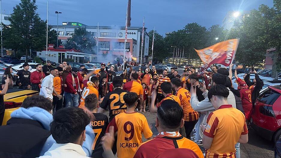 Die Versammlung dauerte dort bis circa 21 Uhr.