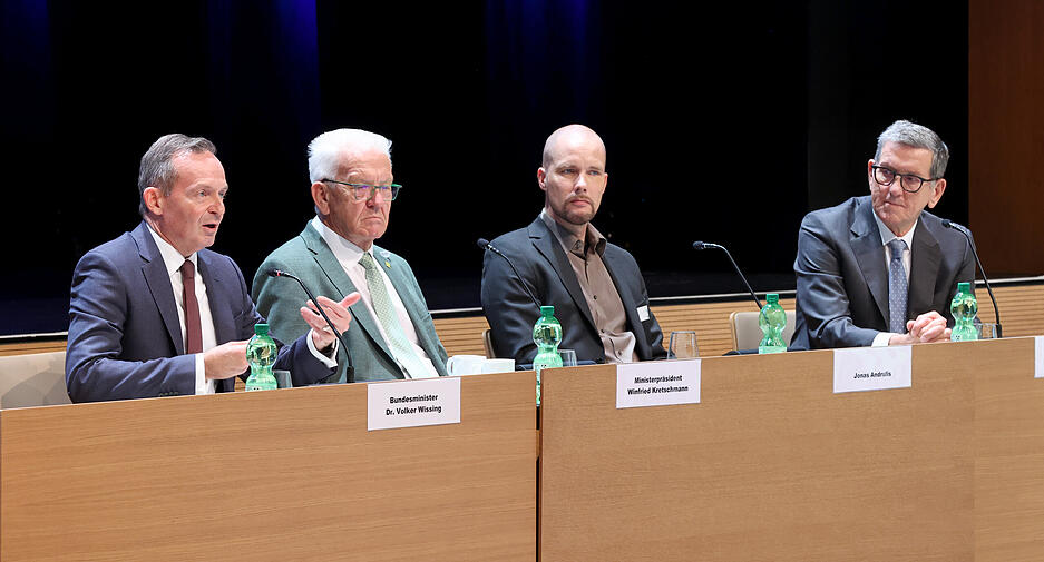 Kretschmann und Wissing besuchen KI-Innovationspark