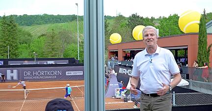 Blick auf die Weinberge und Top-Sport: Beim Neckar-Cup in Heilbronn dürfen endlich wieder Tennisfans live mit dabei sein.
Foto: Marcel Remmele