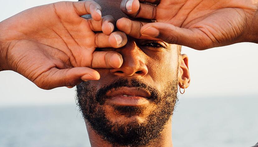 Wechseljahre beim Mann? Der Testosteronspiegel ver&auml;ndert sich zwar im Laufe des Lebens &ndash; aber anders, als viele vermuten.