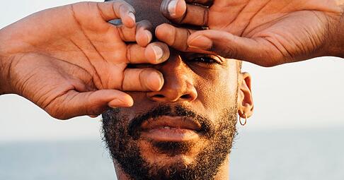 Wechseljahre beim Mann? Der Testosteronspiegel verändert sich zwar im Laufe des Lebens – aber anders, als viele vermuten. Wechseljahre beim Mann? Der Testosteronspiegel verändert sich zwar im Laufe des Lebens – aber anders, als viele vermuten.