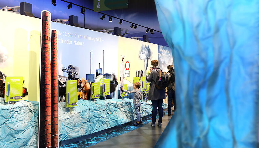 In der Klima-Arena erleben Besucher eine virtuelle Reise, auf der sie Denkanst&ouml;&szlig;e bekommen, ihre Lebensgewohnheiten zu hinterfragen. Foto: Matthias Heibel