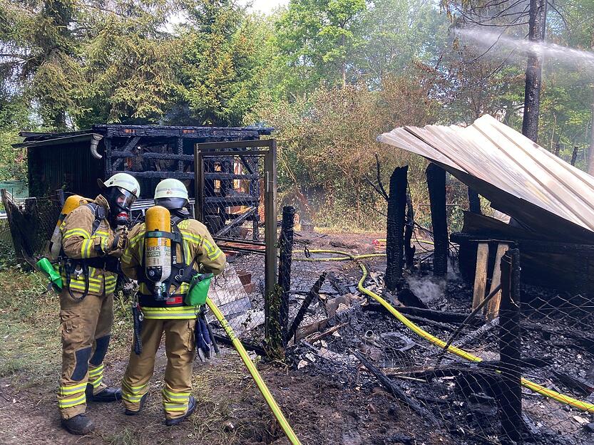 Der Stadtbahnverkehr zwischen Heilbronn und Eppingen wurde für die Dauer der Brandbekämpfung bis gegen 11.20 Uhr unterbrochen.