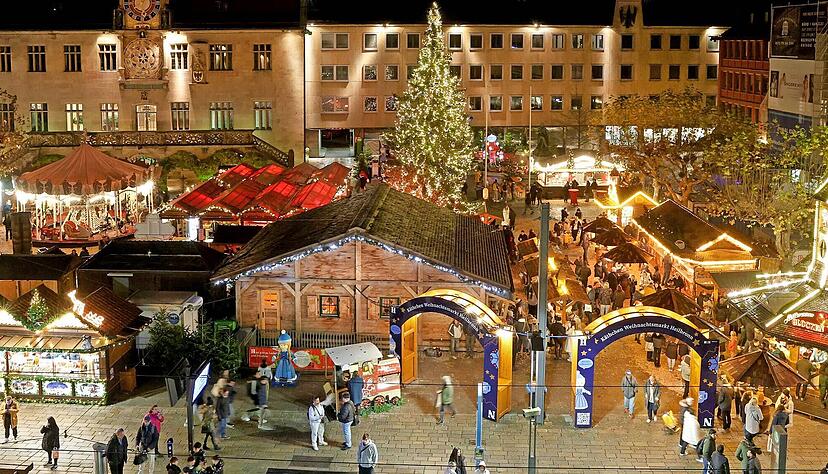 Der Käthchen-Weihnachtsmarkt soll auch in diesem Jahr für festliche Stimmung in der Innenstadt sorgen. Wegen hoher Gema-Gebühren hat die HMG das Musikprogramm jedoch angepasst.
Foto: Archiv/Seidel