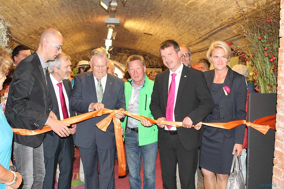 Erwin Teufel er&ouml;ffnet letzte Blumenschau auf der Laga