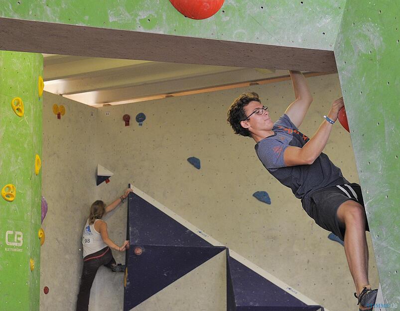Jugend- und Alpencup des DAV in der Kletterarena Jugend- und Alpencup des DAV in der Kletterarena