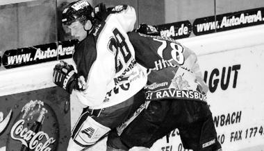 Martin Melchert (links) und seine Heilbronner Falken sind in der Zwickmühle. Heute Abend müssen sie unbedingt gewinnen, um noch Hoffnungen auf die Playoff-Teilnahme zu haben. (Foto: Andreas Veigel)