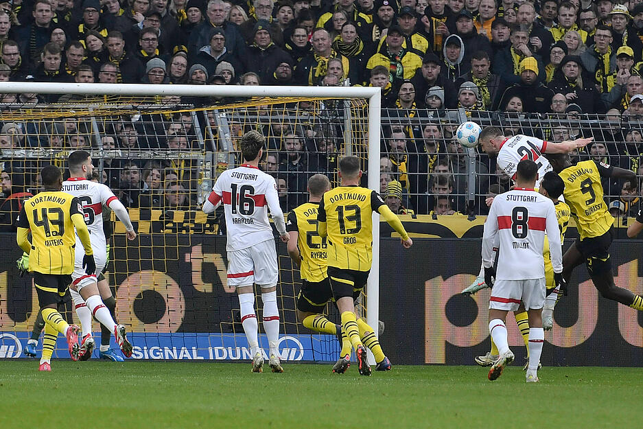 Seit Sommer 2024 spielt Jeff Chabot beim VfB Stuttgart und ist schnell zum Stammspieler geworden. Gegen Borussia Dortmund gelingt Jeff Chabot am 21. Spieltag sogar sein erstes Tor für die Schwaben.