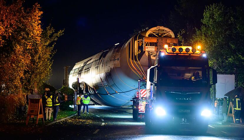 Die Transportstrecke führte auf einer Länge von rund 1,8 Kilometern durch das Landschaftsschutzgebiet. Die Transportstrecke führte auf einer Länge von rund 1,8 Kilometern durch das Landschaftsschutzgebiet.