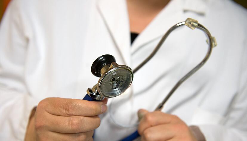 Es gibt immer mehr Frauen in der Medizin, aber nicht in Top-Führungspositionen. Dort dominieren immer noch Männer.