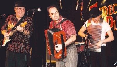 Musik aus den amerikanischen Sümpfen: Die Zydeco Playboys im Jazzclub Cave 61.Foto: Andreas Veigel Musik aus den amerikanischen Sümpfen: Die Zydeco Playboys im Jazzclub Cave 61.Foto: Andreas Veigel
