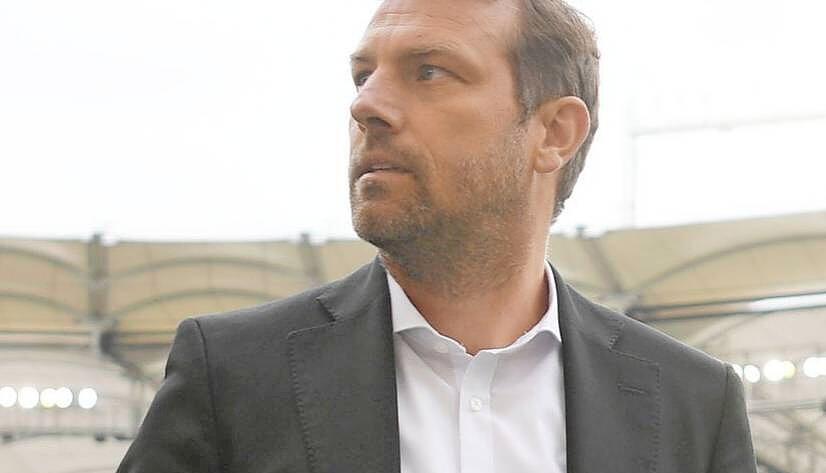 Schon drei Mal mussten VfB-Trainer nach Niederlagen gegen Markus Weinzierls Augsburger gehen. Jetzt könnte es ihn gegen den Ex-Verein auch erwischen.
Foto: dpa